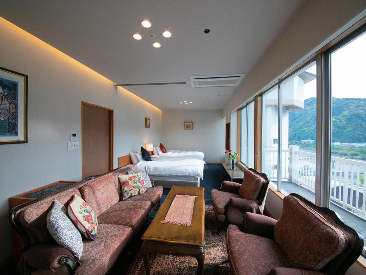 Iwakuni Kokusai Kanko Hotel Екстериор снимка